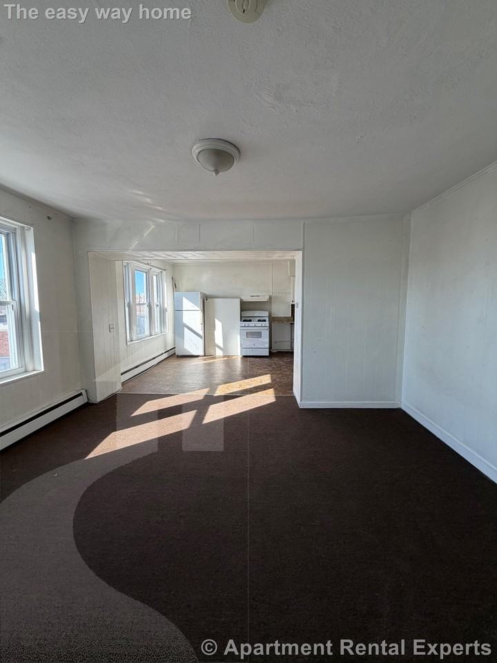 509 Medford St #3 - Photo 5 of 10