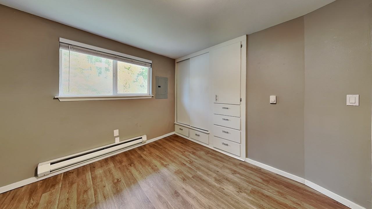 102 Summit Ave N #1 - Photo 7 of 19