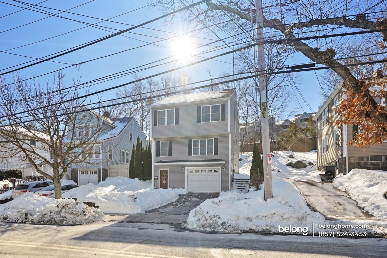 127 Centre St - Photo 2 of 20