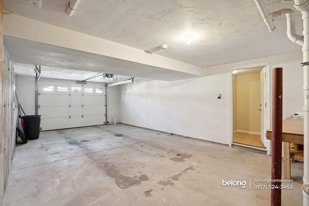 127 Centre St - Photo 4 of 20