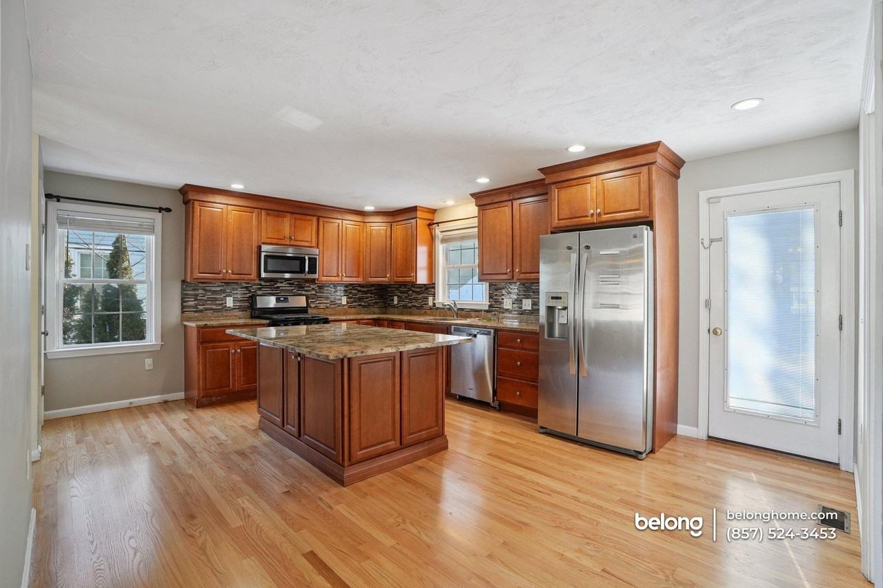 127 Centre St - Photo 5 of 20