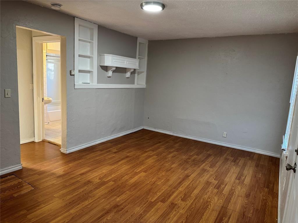 6812 Nw 37th St - Photo 3 of 11