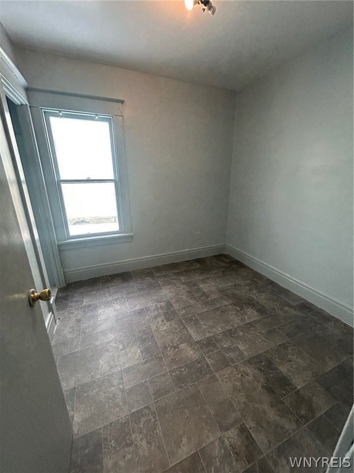 74 Philadelphia St - Photo 7 of 9