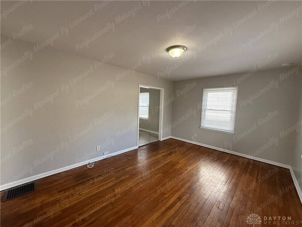 1205 Shaftesbury Rd - Photo 4 of 14