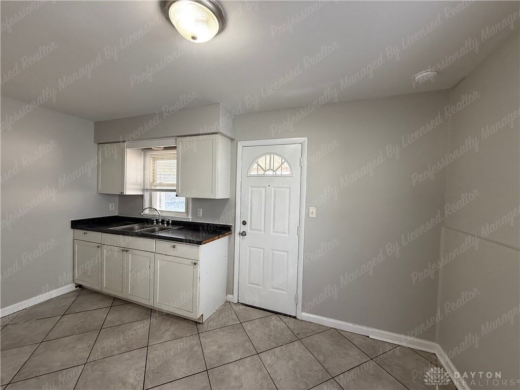 1205 Shaftesbury Rd - Photo 7 of 14