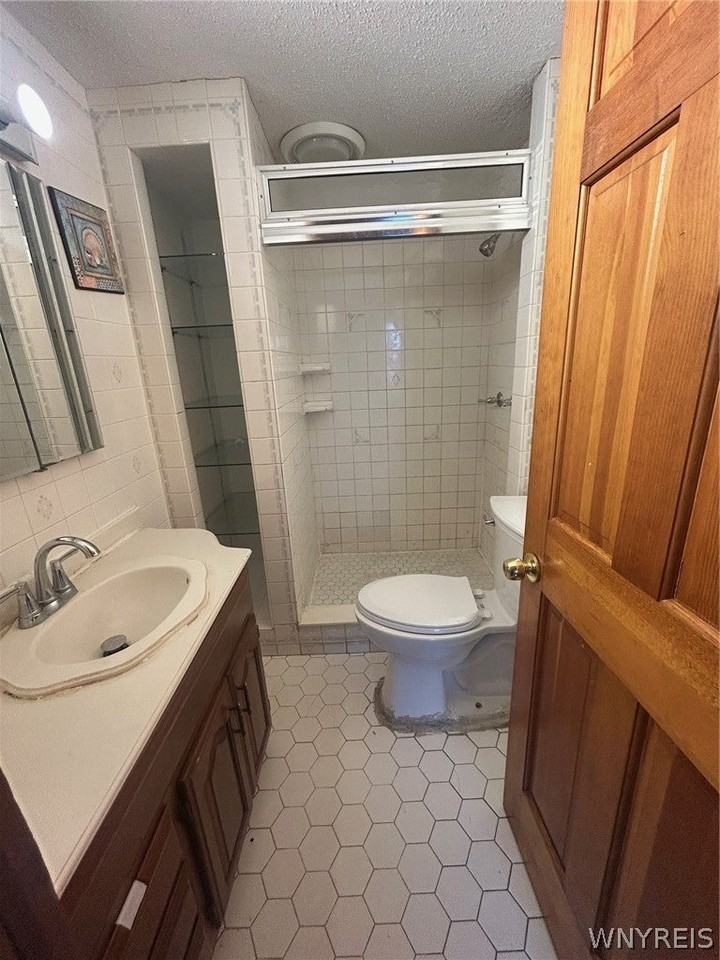 34 Sandrock Rd - Photo 6 of 12