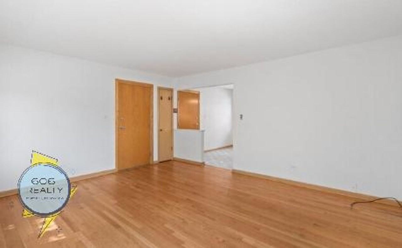 Rosemont - 9451 - Photo 7 of 13