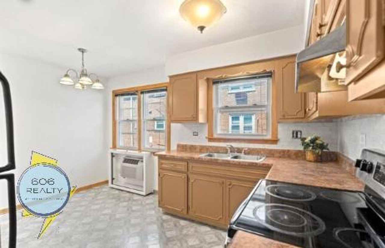 Rosemont - 9451 - Photo 4 of 12