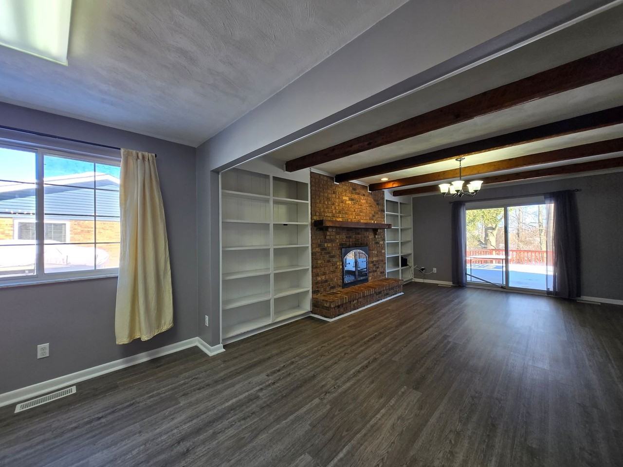 2456 Glenboro Dr - Photo 5 of 45