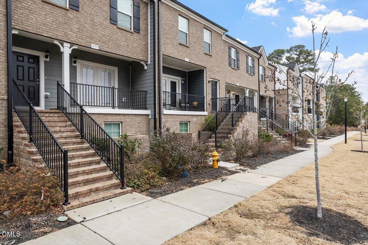 577 Forestville Rd - Photo 2 of 31