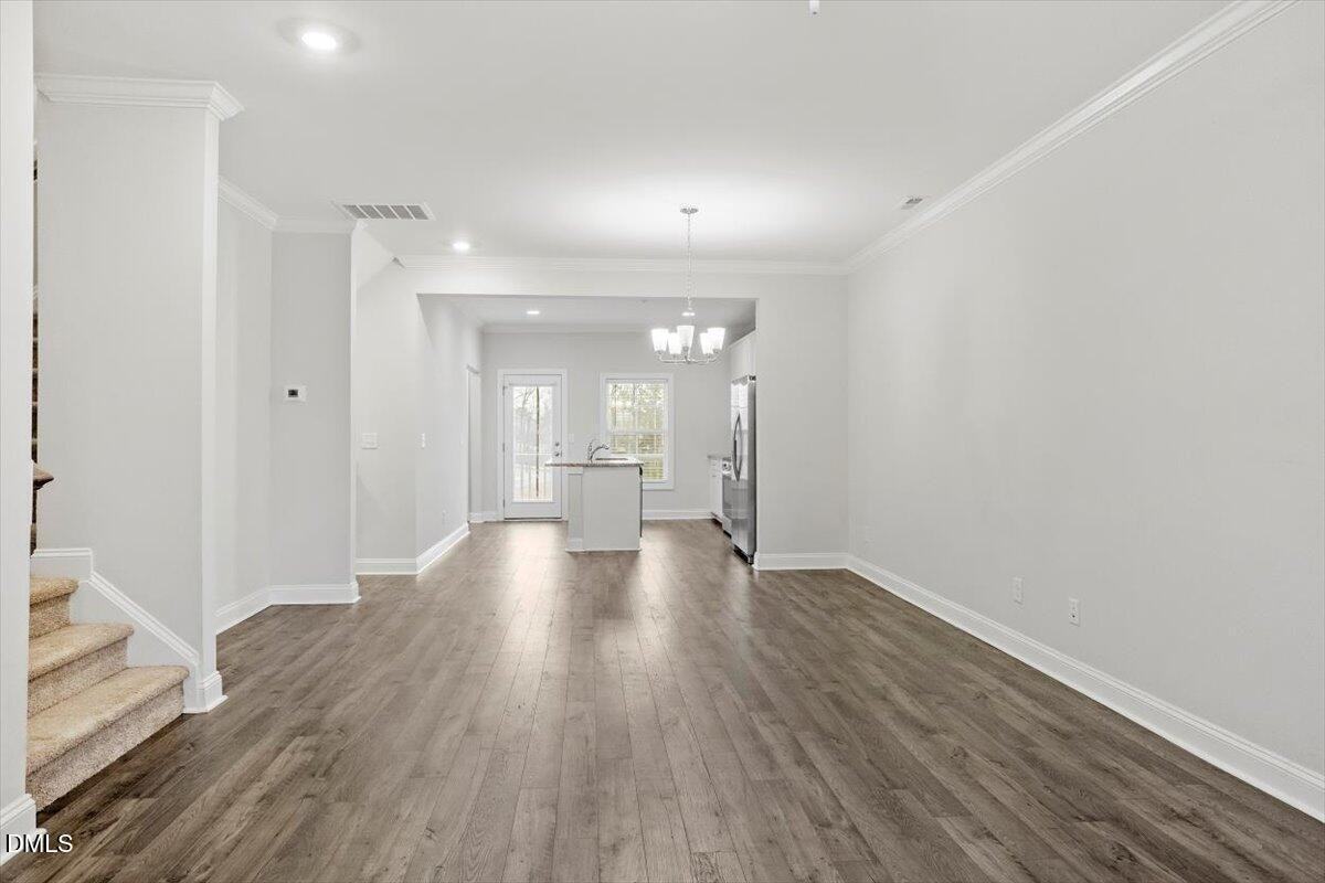 577 Forestville Rd - Photo 5 of 31