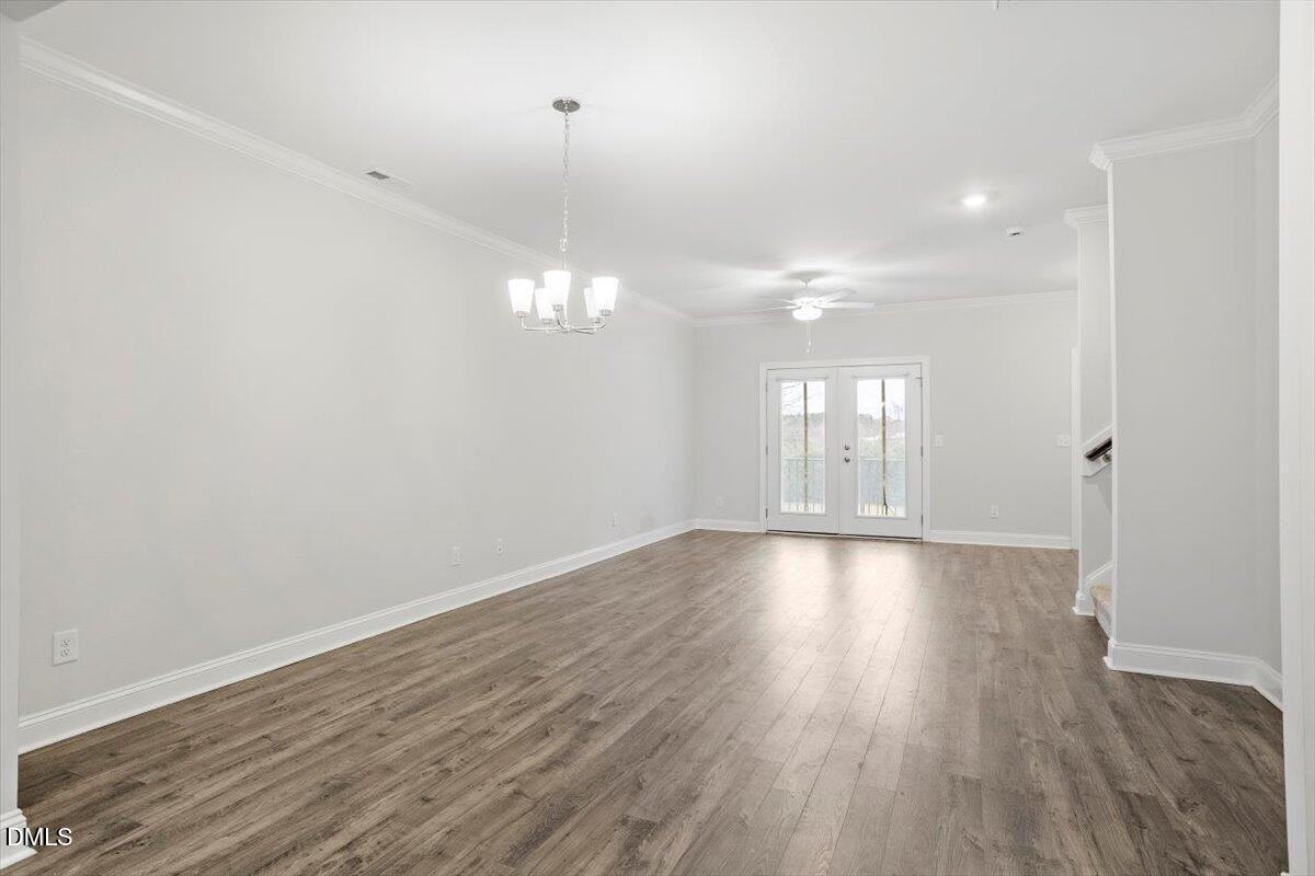 577 Forestville Rd - Photo 6 of 31