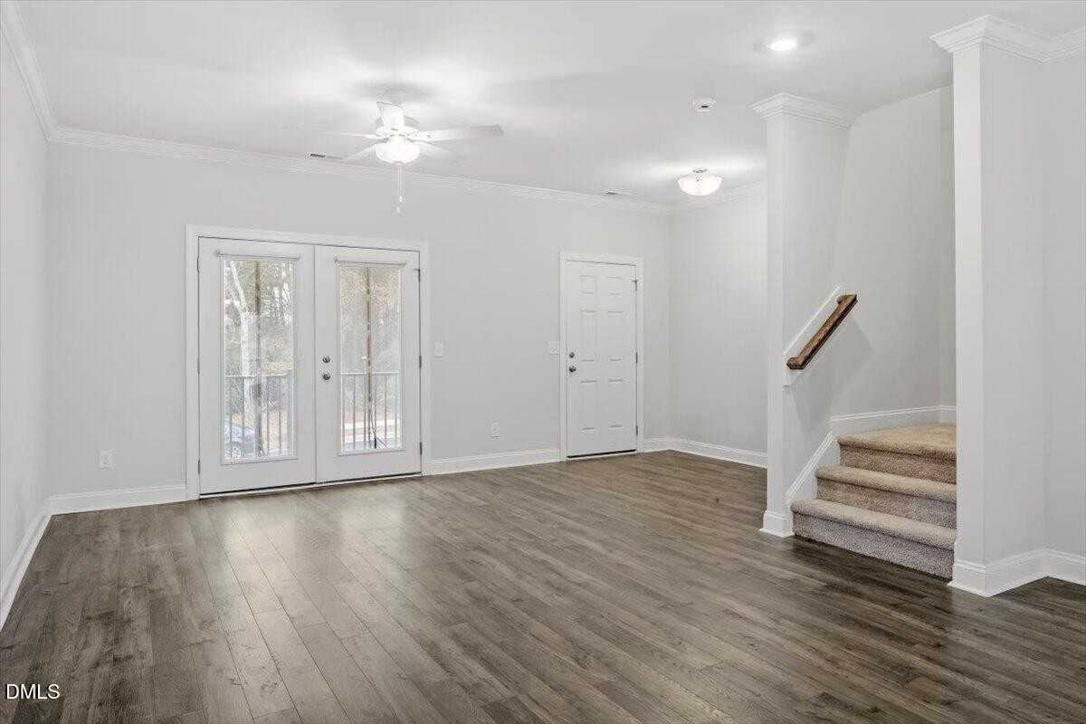 577 Forestville Rd - Photo 7 of 31