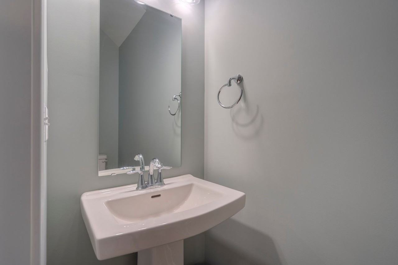 1741 Staniel Dr - Photo 6 of 27