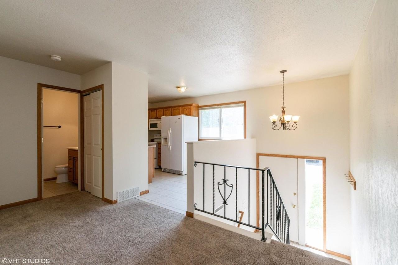 635 Meadow Pl - Photo 2 of 19