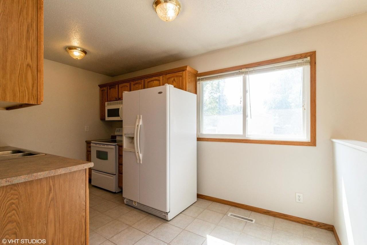 635 Meadow Pl - Photo 6 of 19