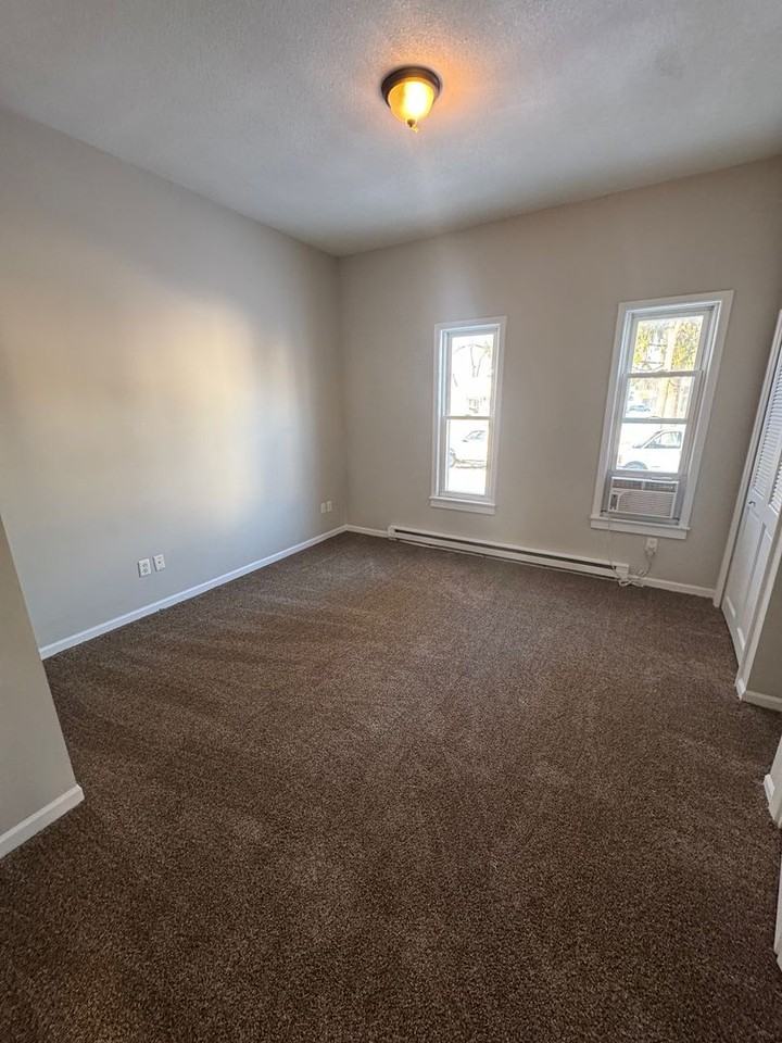 1610 Cass St - Photo 5 of 7