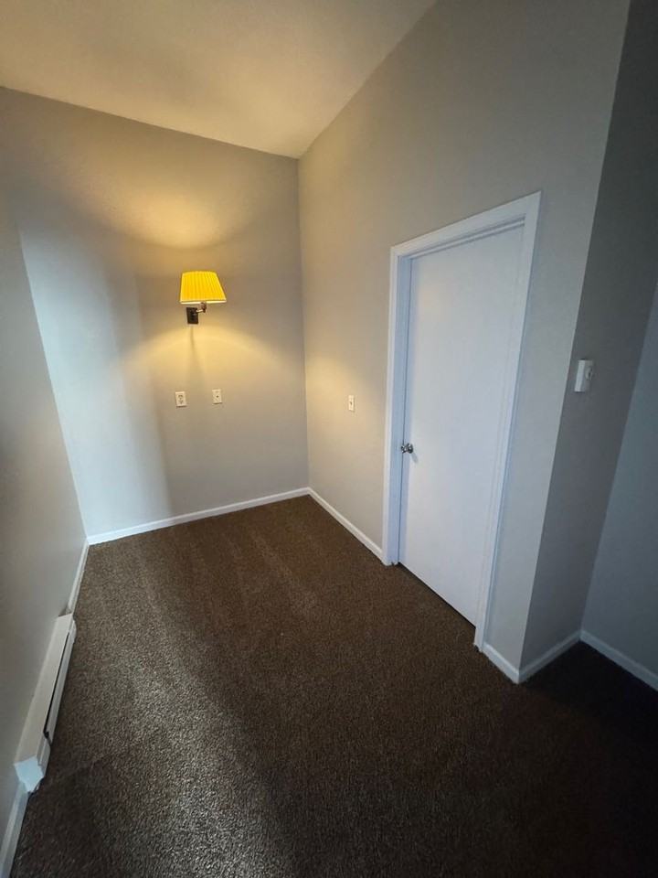 1610 Cass St - Photo 6 of 7