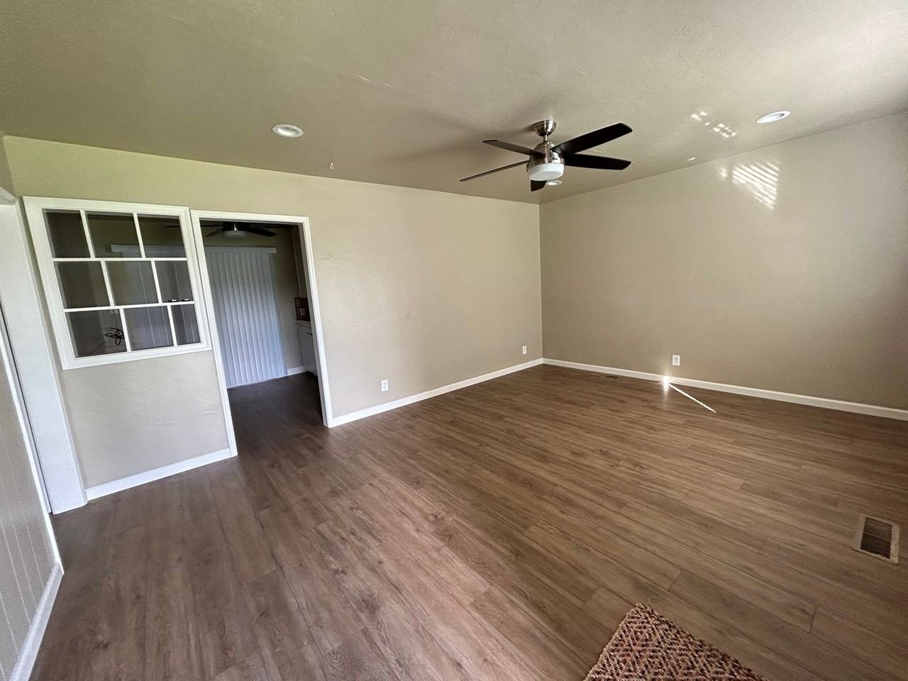 312 W Paradise Ave - Photo 2 of 7