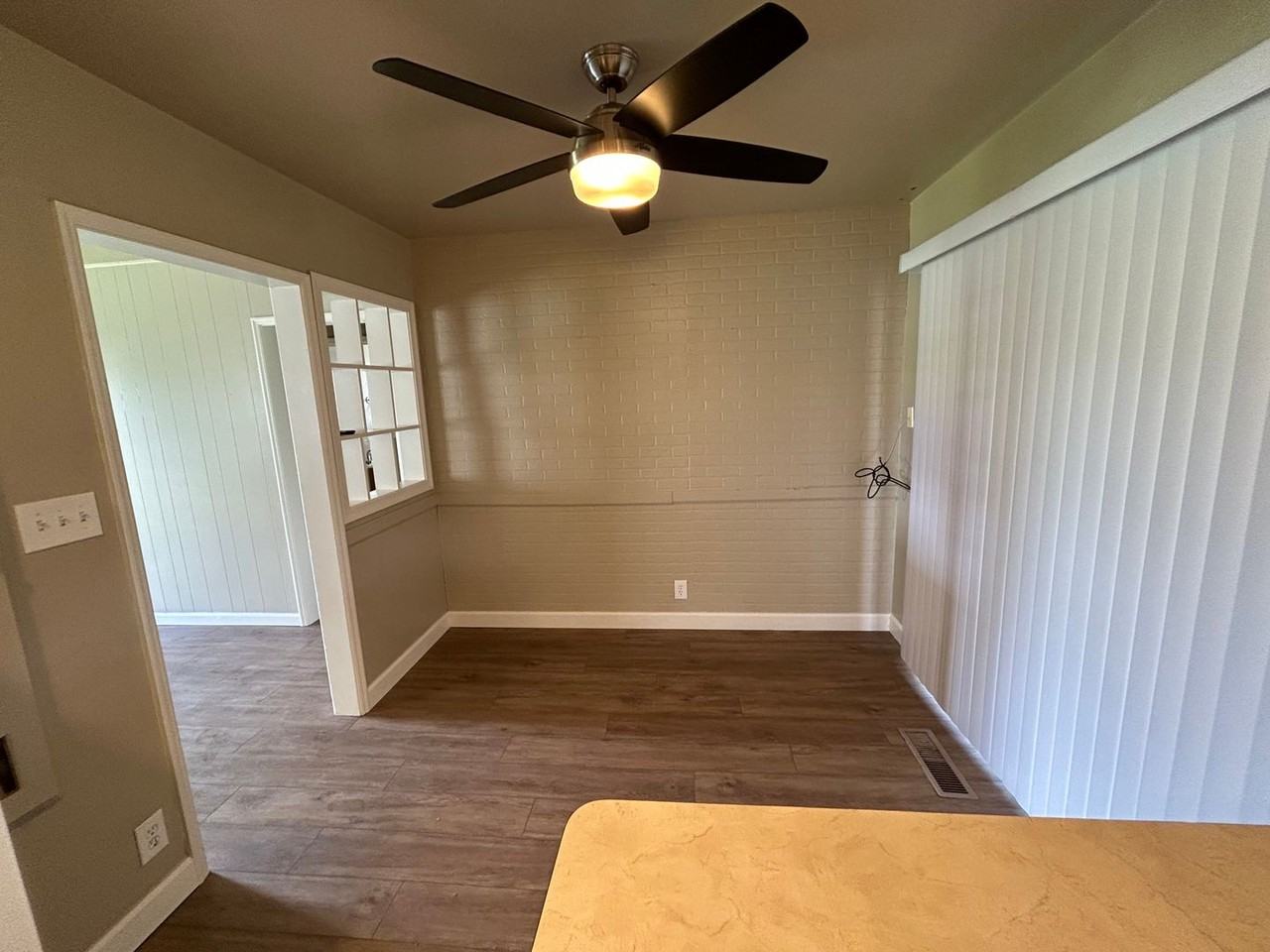 312 W Paradise Ave - Photo 4 of 7