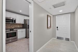 3503 Oaks Way ##405 - Photo 7 of 40