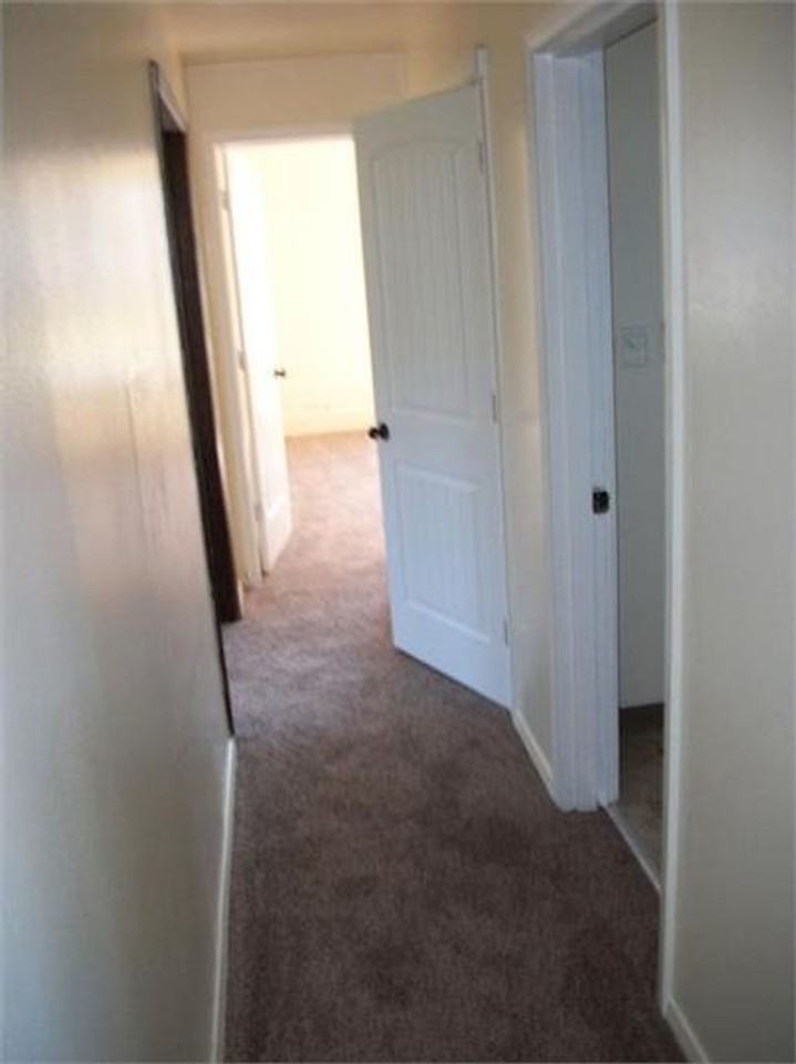 3008 Meridian St - Photo 5 of 10