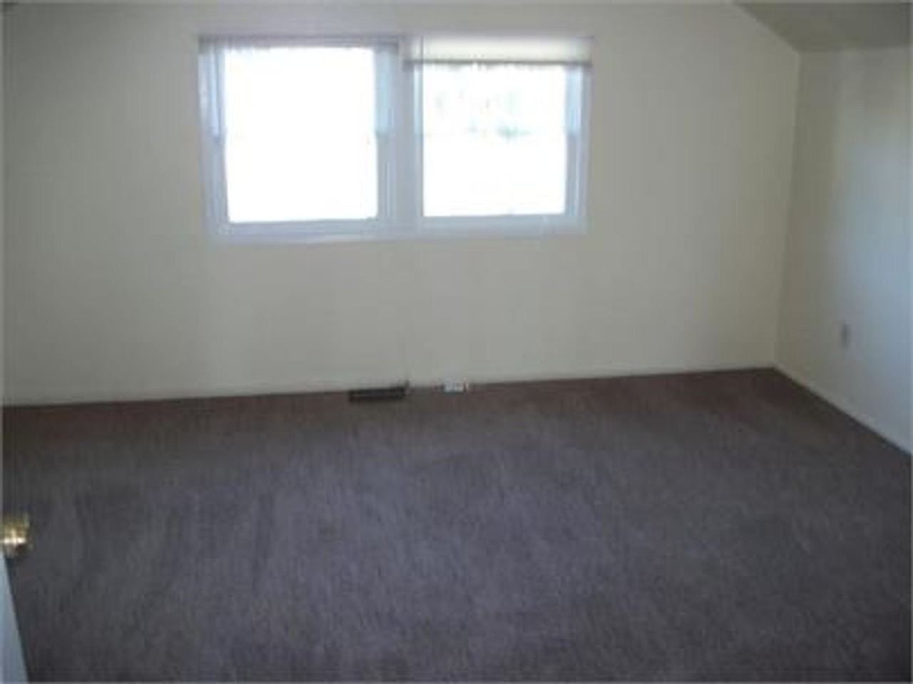 3008 Meridian St - Photo 6 of 10