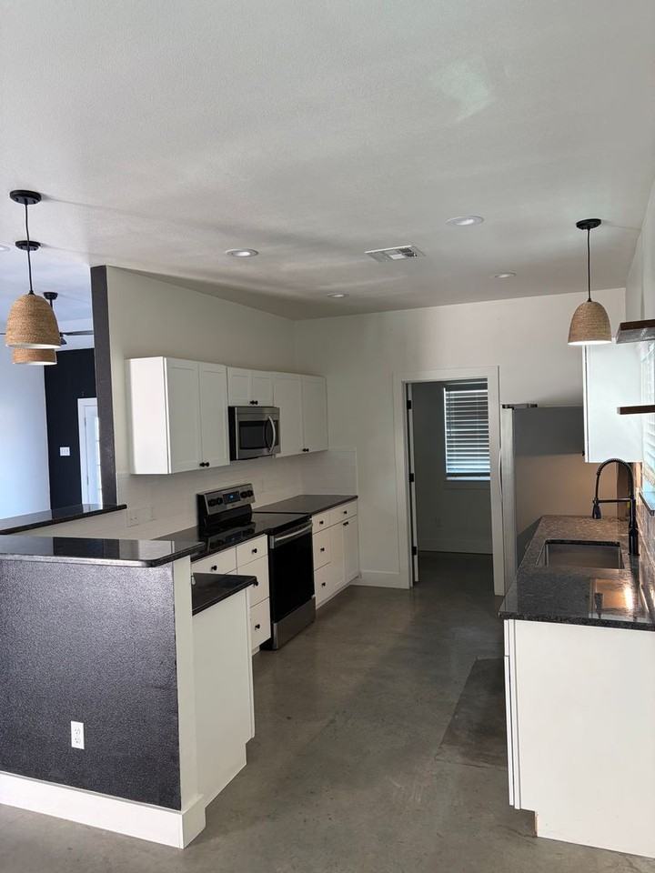 2912 Mildred St - Photo 3 of 11