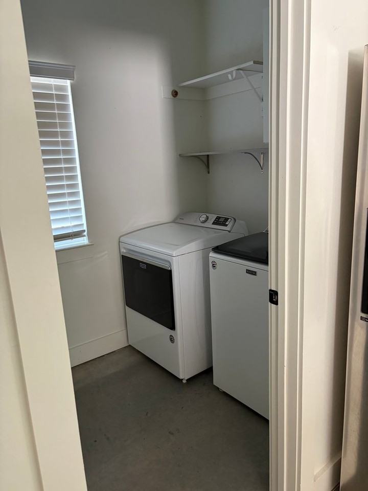 2912 Mildred St - Photo 4 of 11