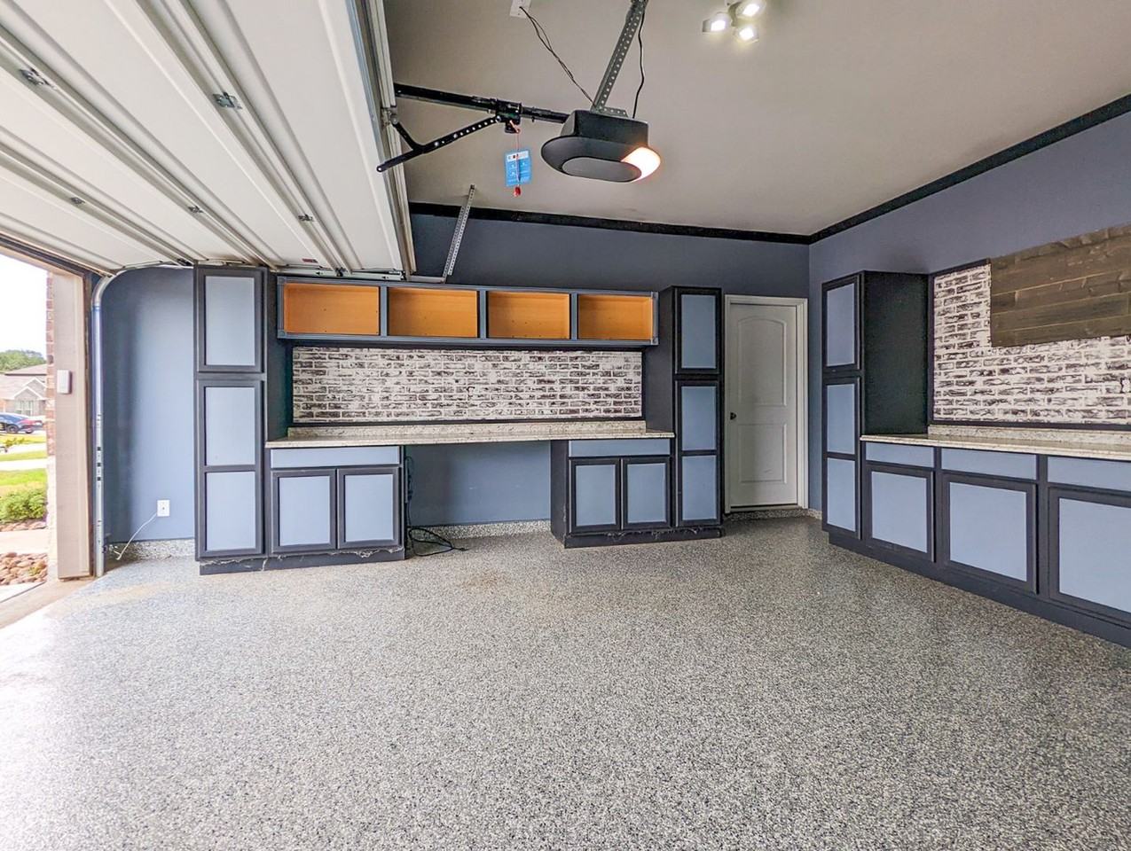 14541 Montclair Way - Photo 6 of 35