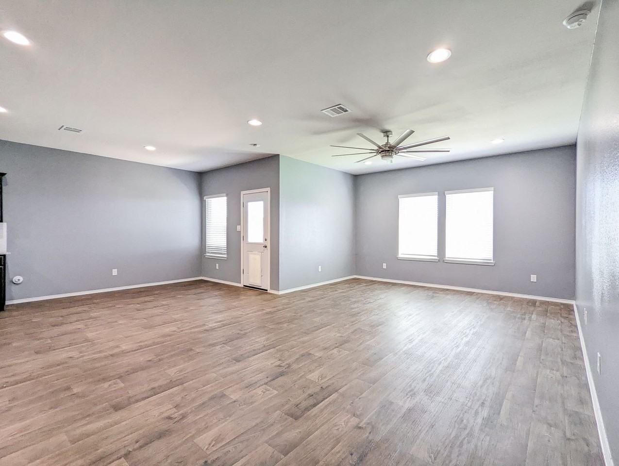 14541 Montclair Way - Photo 7 of 35