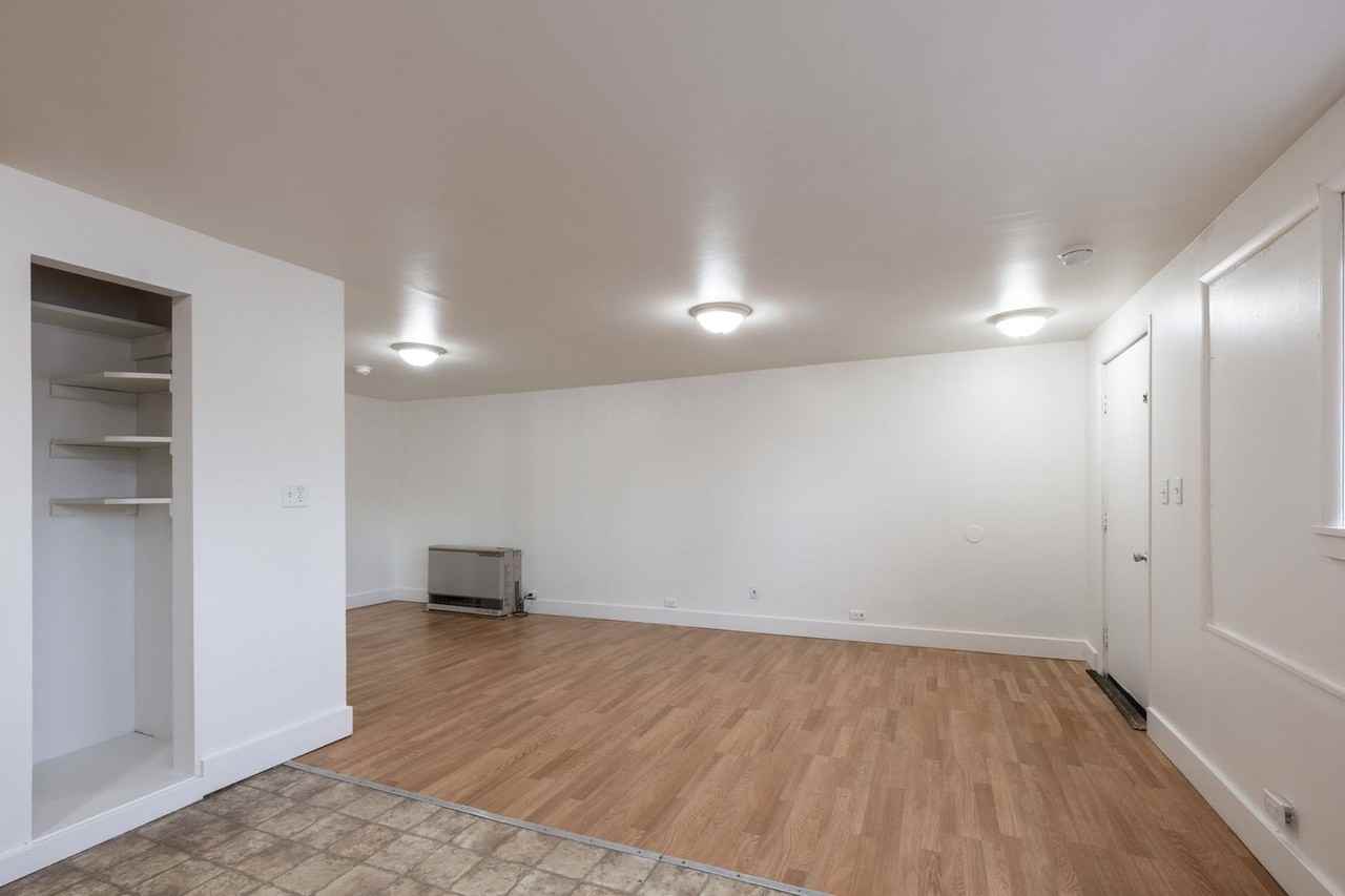 330 N 1st E - Photo 7 of 15