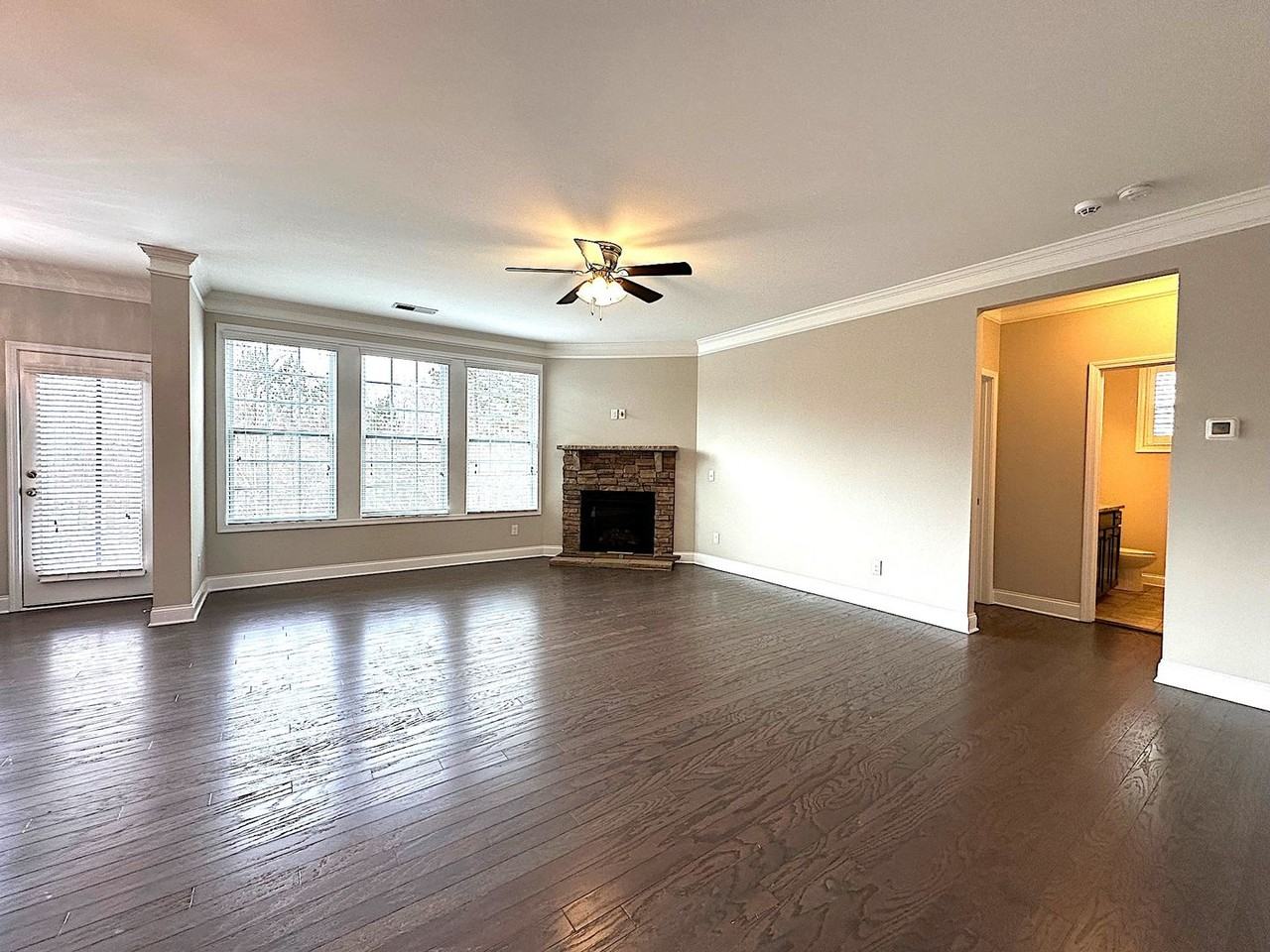 9407 Inverness Bay Rd - Photo 7 of 40