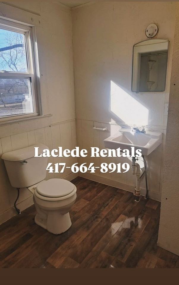 618 W Marsh St - Photo 3 of 5