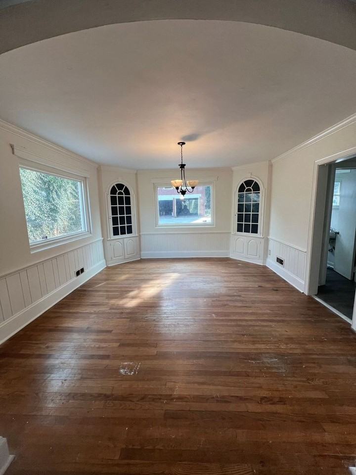 311 Ridgewood Ave - Photo 2 of 12