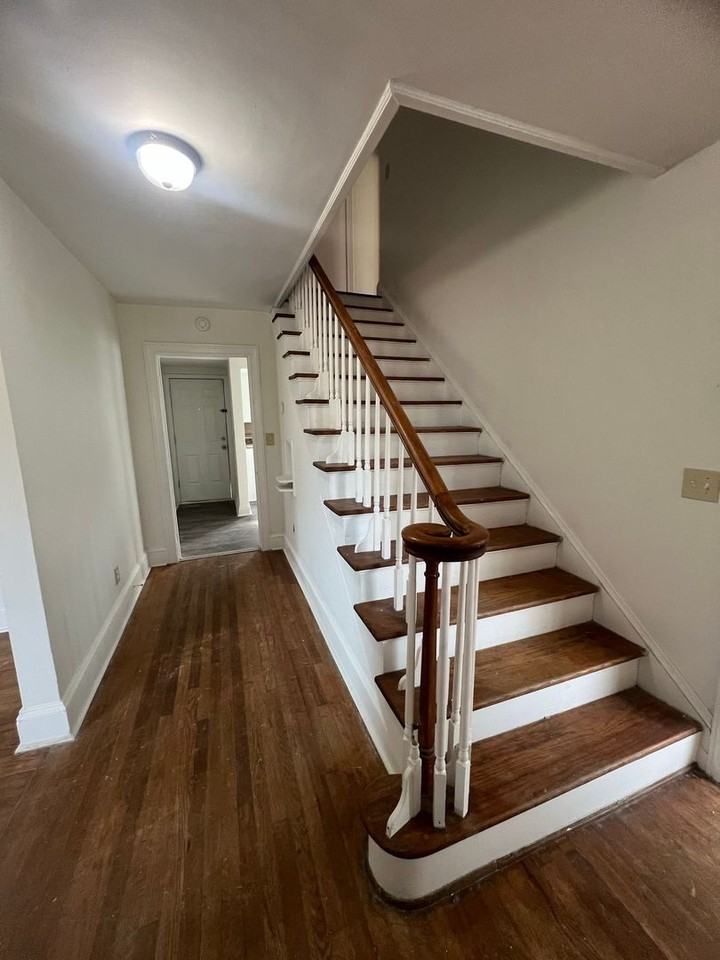 311 Ridgewood Ave - Photo 7 of 12