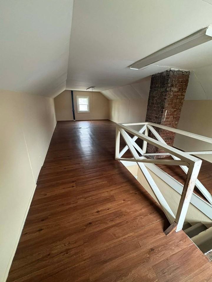 513 W Cherry St - Photo 7 of 8