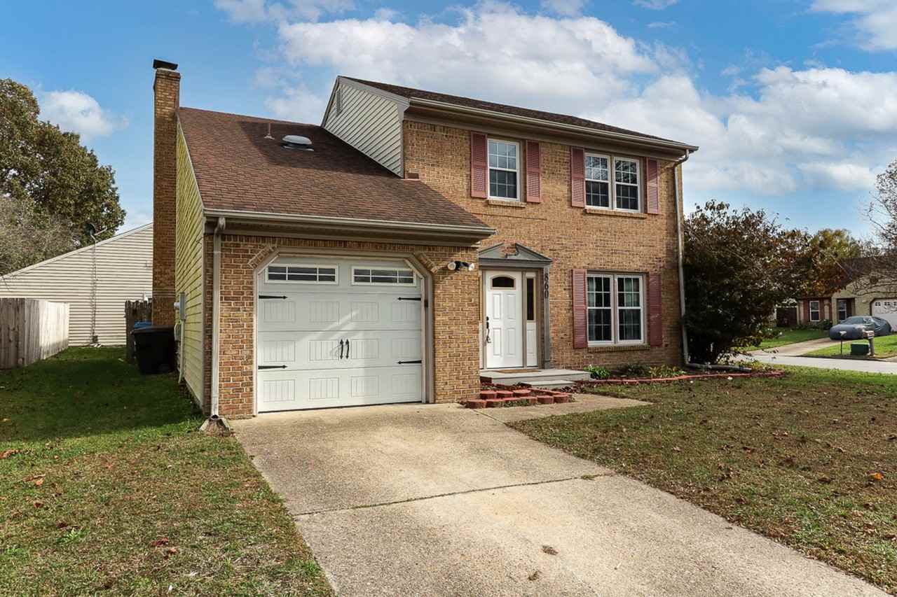 860 Carew Rd - Photo 2 of 46