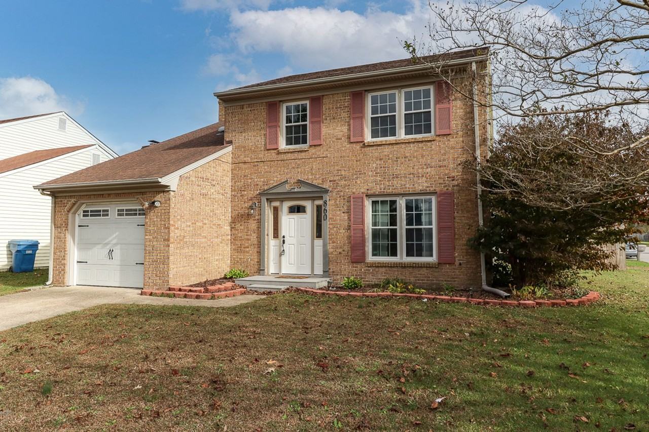 860 Carew Rd - Photo 3 of 46