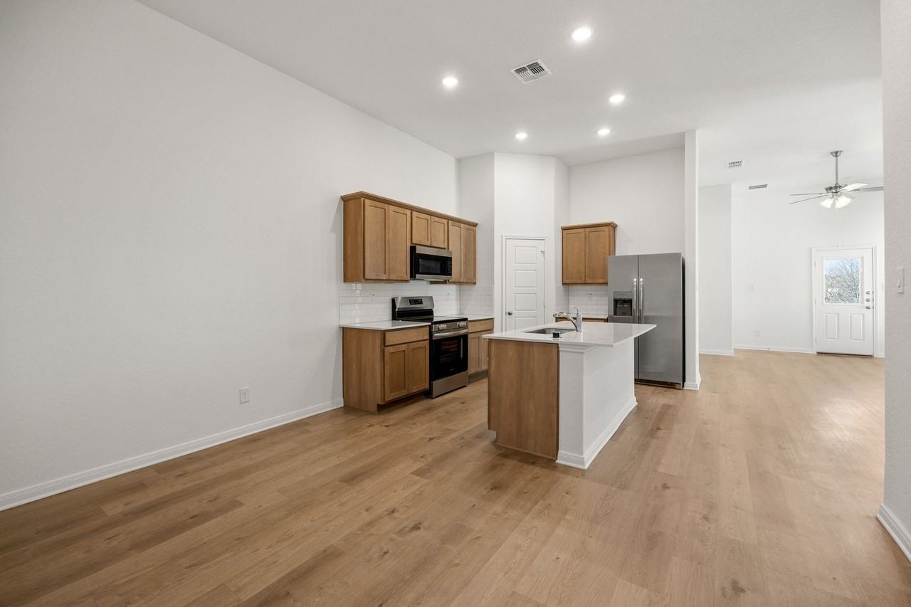 5411 Devils Gate #2 - Photo 7 of 16