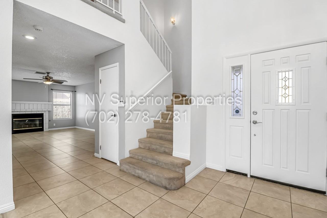 9101 Anchor Cove Ct - Photo 6 of 50