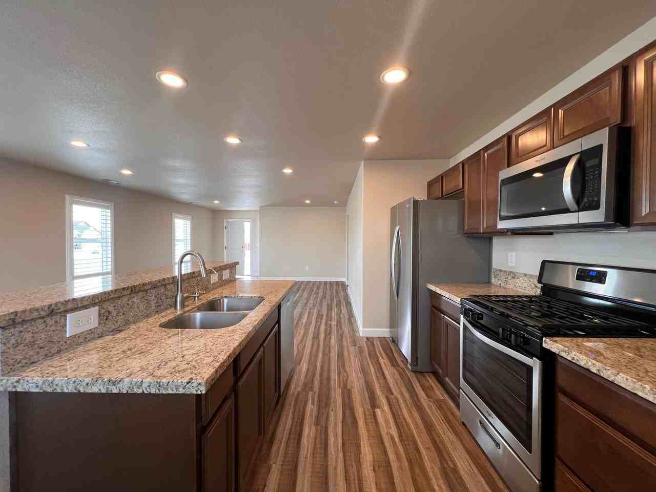 2516 Ladera Dr - Photo 2 of 36