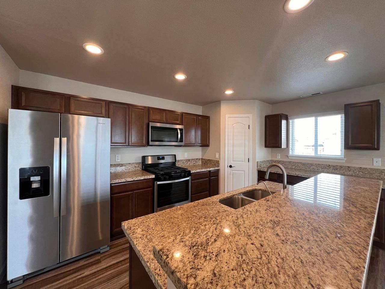 2516 Ladera Dr - Photo 3 of 36