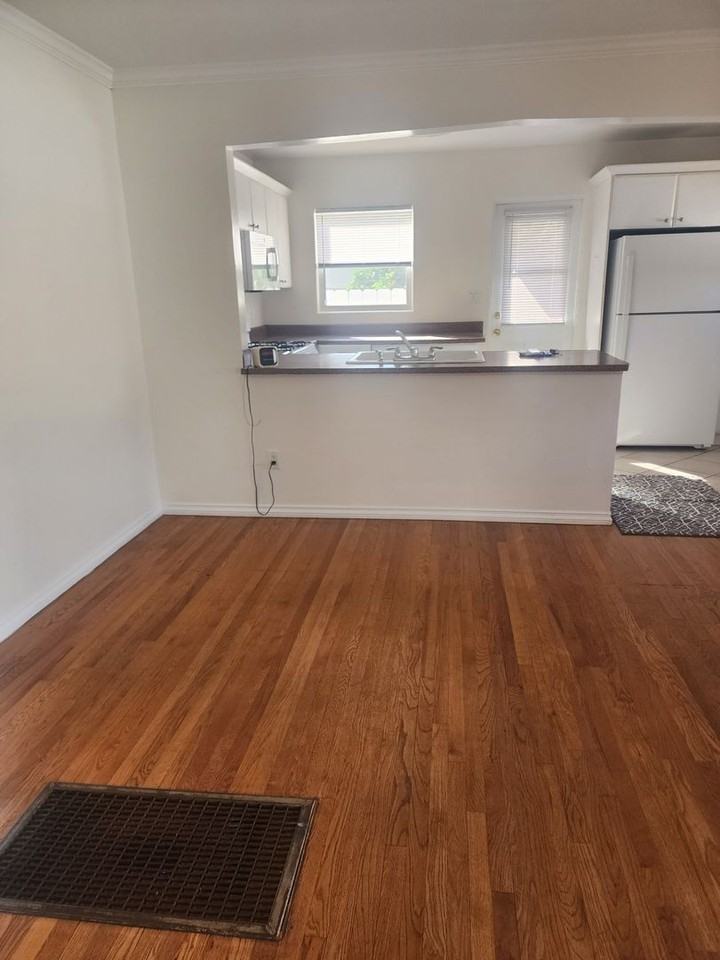 6810 Amherst St - Photo 2 of 30