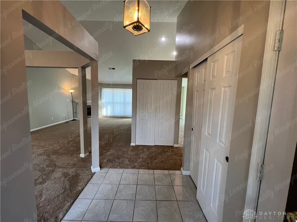 909 Sunset Dr - Photo 4 of 36