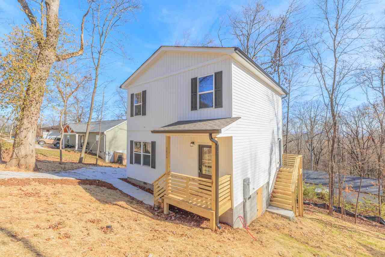 3624 Mountain View Dr - Photo 3 of 38
