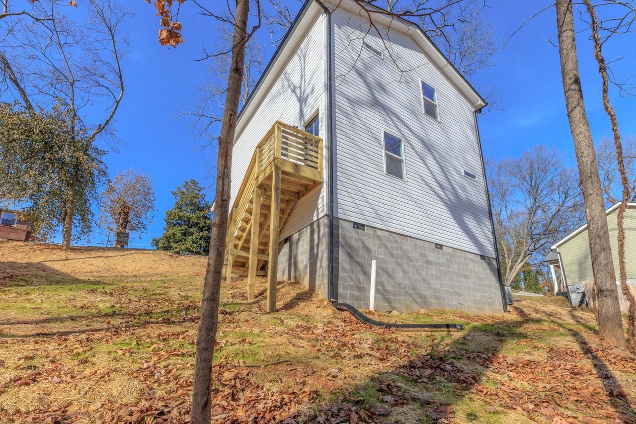 3624 Mountain View Dr - Photo 4 of 38