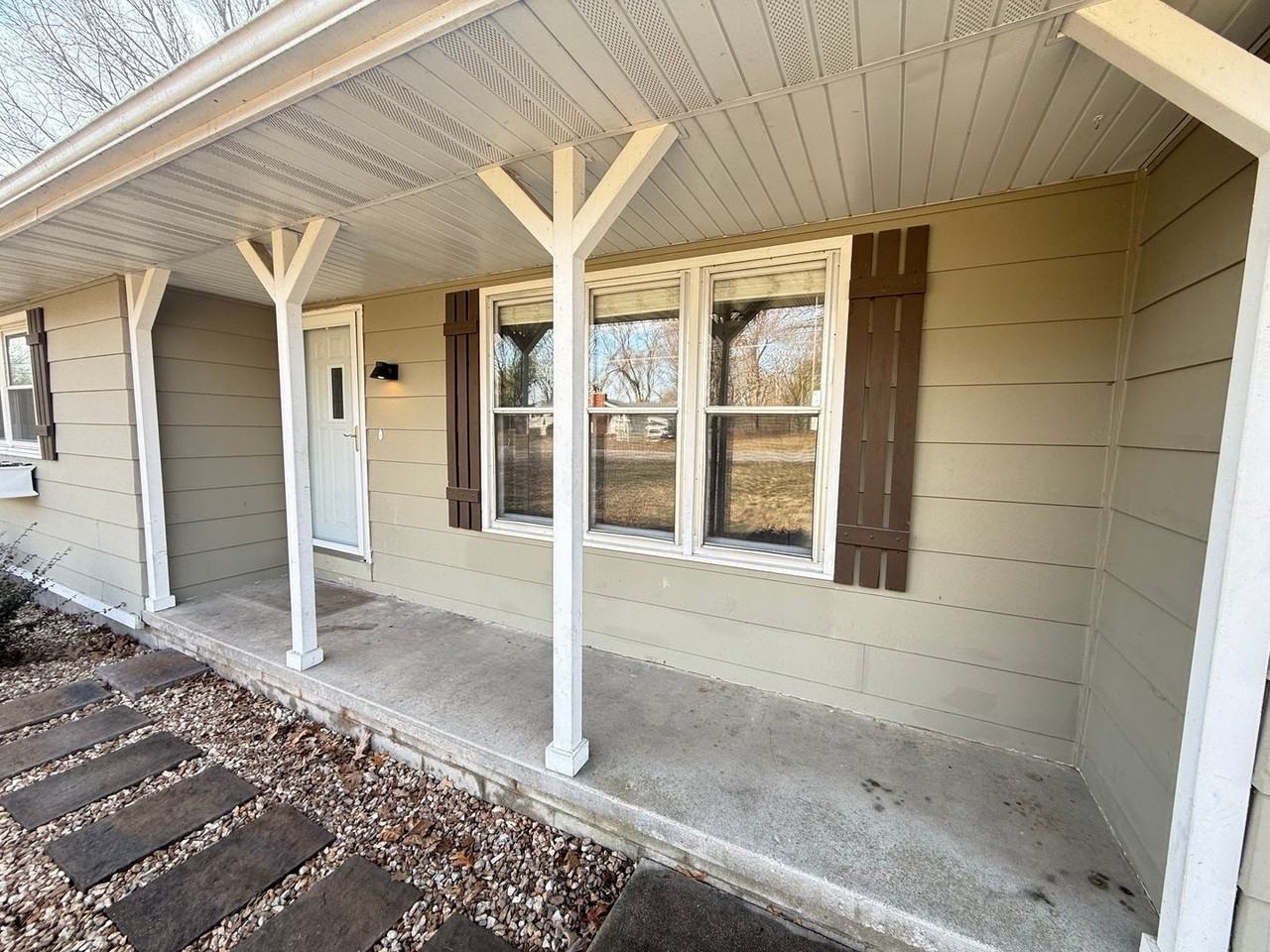 2344 E Huntington St - Photo 7 of 27