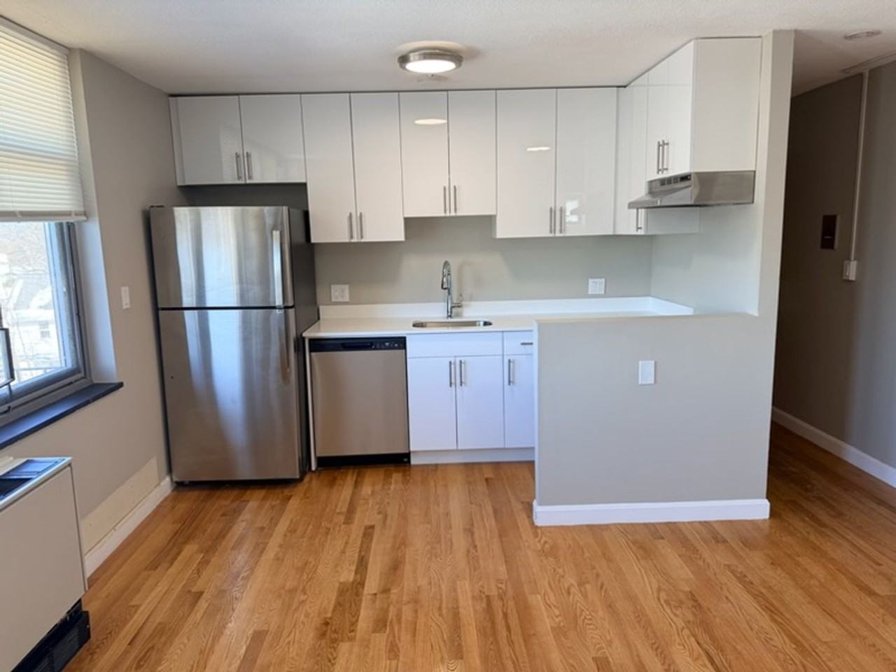 125 Trapelo Rd - Photo 4 of 17