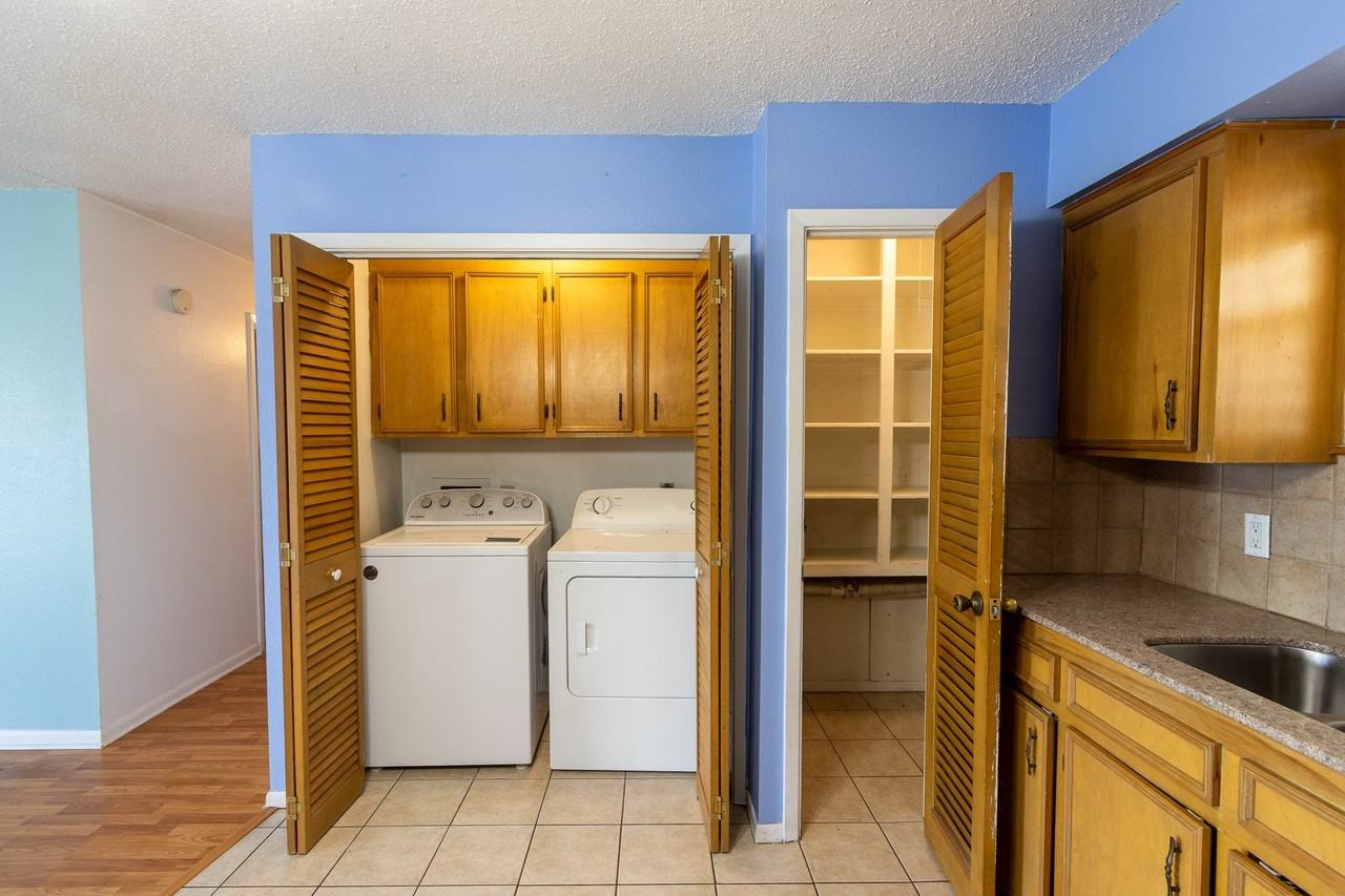 4605 Avenue P - Photo 7 of 27